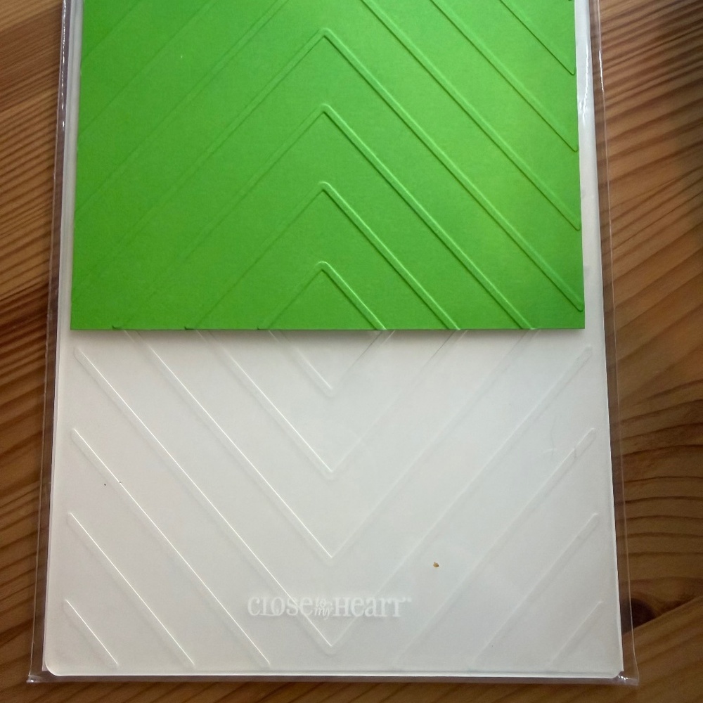 Close to my heart embossing folder